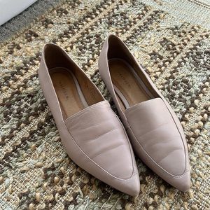 Halogen Kendra Tan Leather Pointed-toe flat Loafers
Size 5.5
